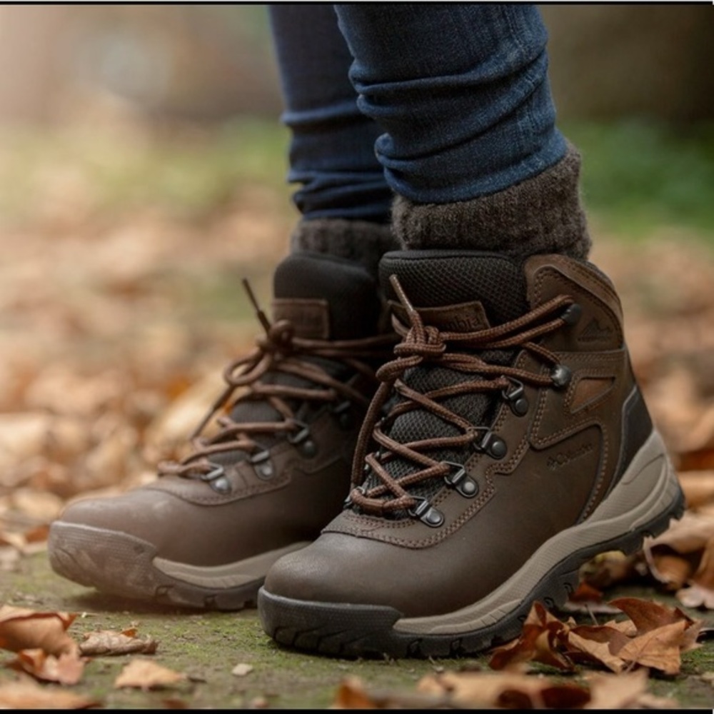 Columbia Women's Newton Ridge Plus Waterproof Hiking Boot size 8.5